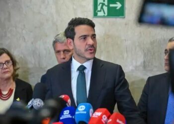 Senado rejeita indicação de Jorge Messias ao STF. Ministro da AGU aceita resultado e diz ter atuado com transparência durante o processo.