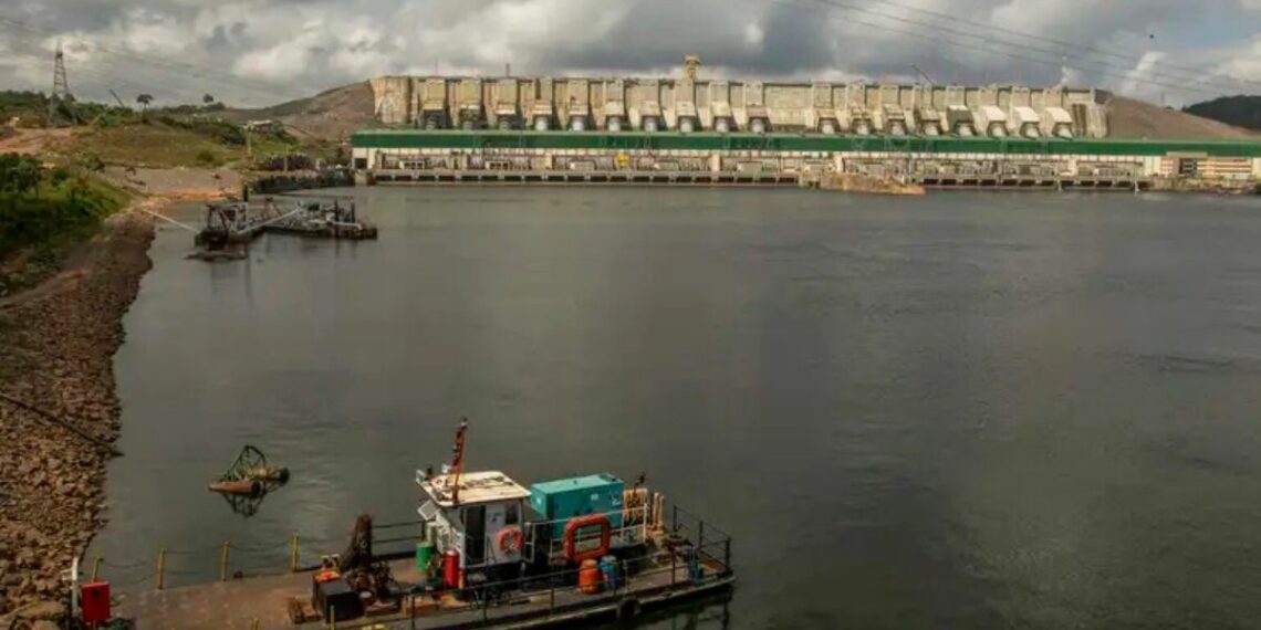 Aneel define bandeira amarela para maio, com aumento na conta de luz. Consumidores pagarão adicional de R$ 1,88 a cada 100 kWh.