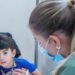 Investimento de R$ 83,3 milhões amplia serviços do SUS para pessoas com autismo, com novos centros, diagnóstico precoce e atendimento especializado.