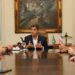 Governador Ricardo Ferraço inicia gestão com foco em segurança, saúde e educação no Espírito Santo, com reuniões estratégicas e definição de metas prioritárias.