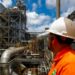 Petrobras devolverá valores pagos a mais em leilão de GLP realizado em 31 de março, após preços atingirem até 100% acima do PPI. Medida ocorre após fiscalização da ANP e repercussão no governo federal.