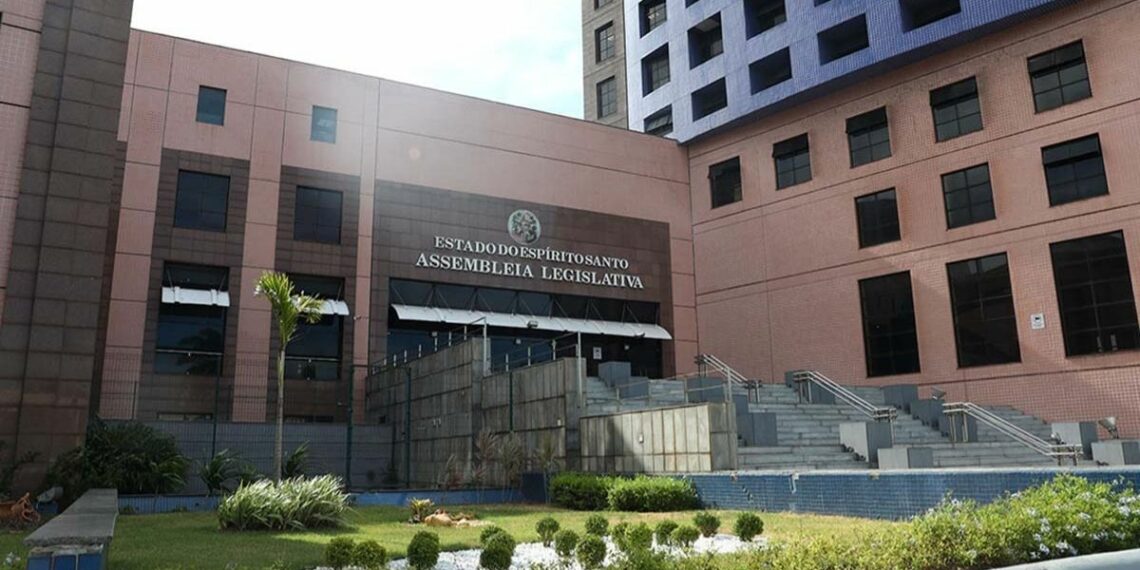 A Assembleia Legislativa do Espírito Santo suspenderá suas atividades nesta segunda-feira (13), feriado estadual de Nossa Senhora da Penha. Atendimento retorna na terça-feira (14).