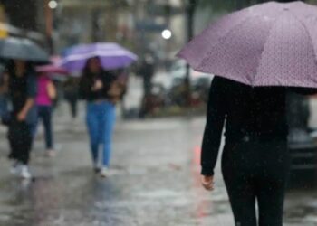 Temporais no interior de São Paulo afetam mais de 700 famílias em Ibiúna e Piedade. Defesa Civil prevê tempo firme e alerta para baixa umidade nos próximos dias.