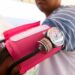 Celebrado em 26 de abril, o Dia Nacional de Prevenção e Combate à Hipertensão chama atenção para riscos da pressão alta, que cresce entre jovens e exige mudança de hábitos.