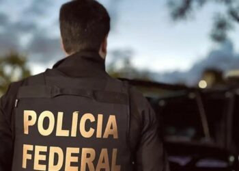 Polícia Federal prende suspeito de aliciar crianças para produção e compartilhamento de material ilegal no ES; investigação inclui apreensão de dispositivos eletrônicos.