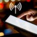 Anatel firma acordo com Confea e Finatel para ampliar cobertura de celular em áreas remotas, com capacitação técnica e uso de sandbox regulatório.