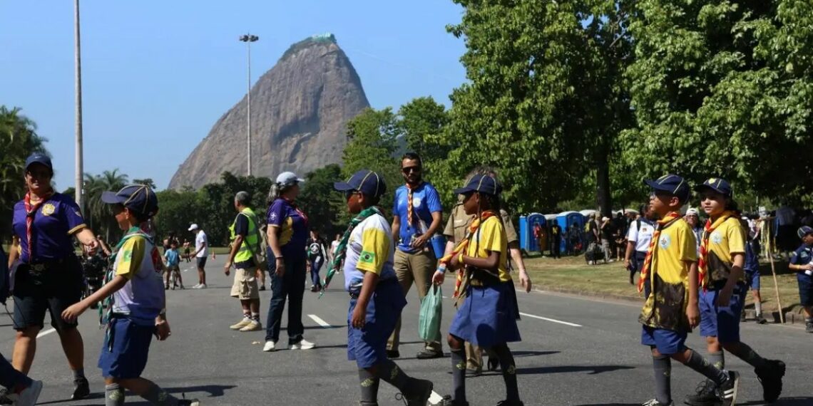 Com mais de 4 mil participantes, o Grande Jogo Regional 2026 acontece no Aterro do Flamengo e reforça o papel do escotismo na educação e cidadania de jovens.