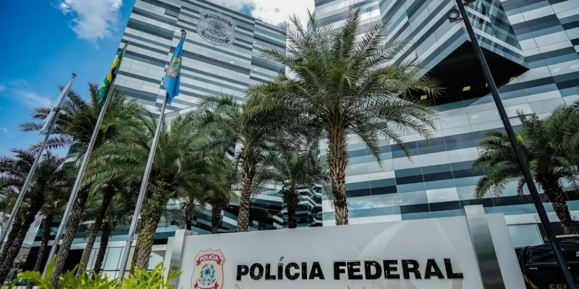 Governo autoriza nomeação de mil servidores para a Polícia Federal, com convocação de aprovados do concurso de 2021 para reforçar o efetivo.