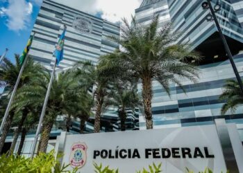Governo autoriza nomeação de mil servidores para a Polícia Federal, com convocação de aprovados do concurso de 2021 para reforçar o efetivo.