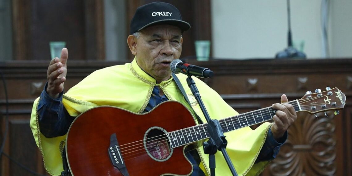 Lei cria o Dia Estadual da Trova no Espírito Santo, celebrado em 4 de outubro, com foco na valorização da cultura popular e da literatura.