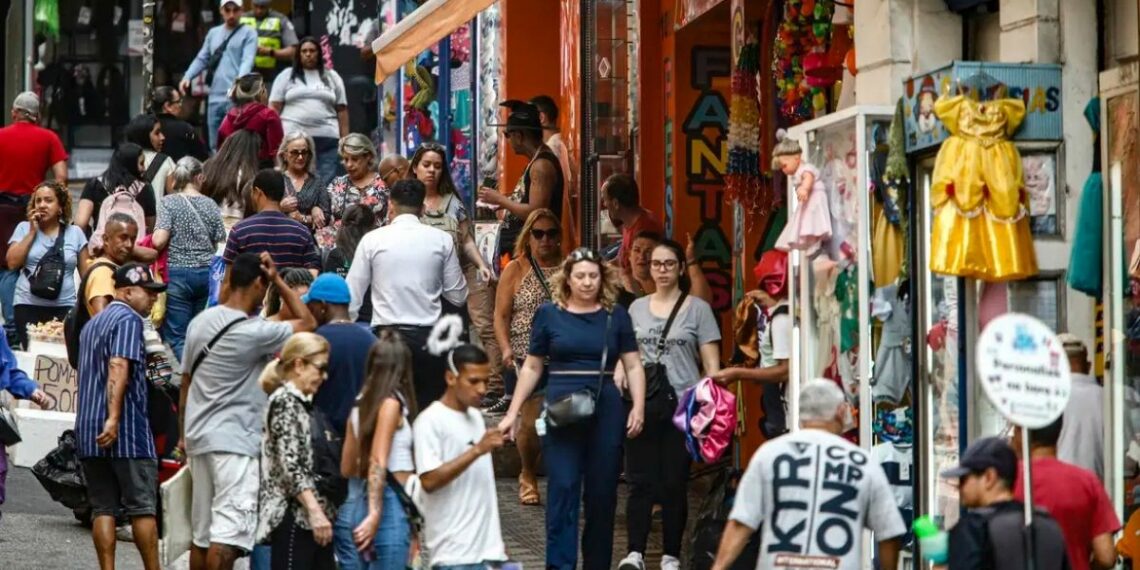 Empresas do Simples Nacional terão que usar sistema único para emitir nota fiscal de serviços a partir de setembro. Mudança promete menos burocracia e mais integração.