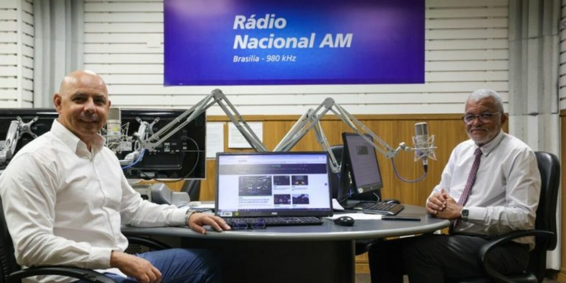 Rádio Nacional lança o programa Frequência Nacional, com estreia aos sábados, trazendo análises, entrevistas e cultura.