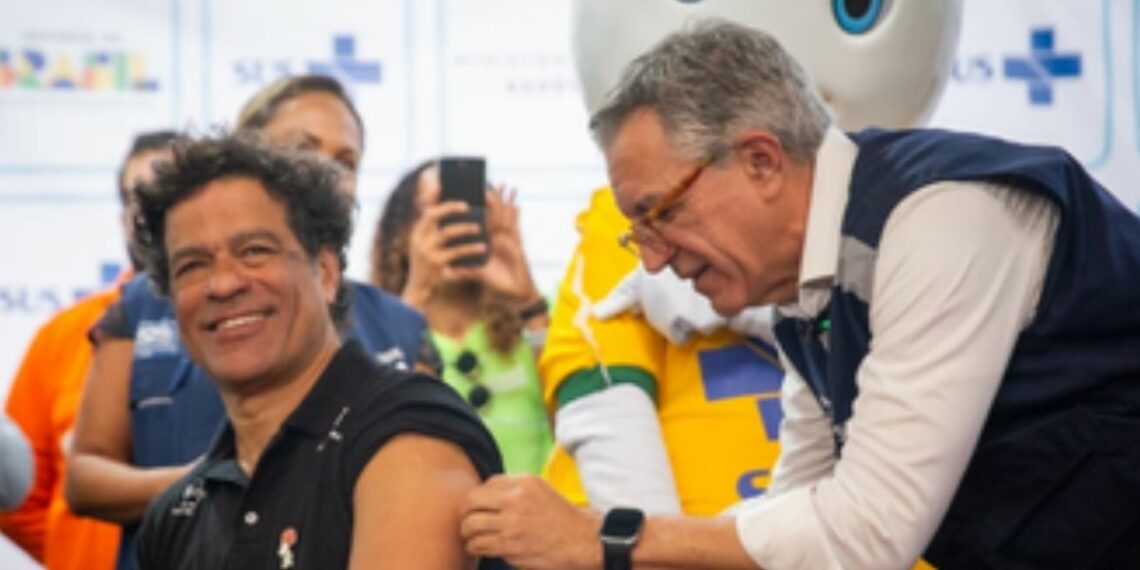 Campanha nacional incentiva vacinação contra sarampo para quem vai à Copa de 2026, diante do aumento de casos nos EUA, Canadá e México.