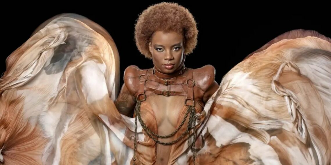 Rio Fashion Week 2026 volta após uma década com mostra que reconhece o carnaval como alta-costura e celebra estilistas brasileiros.