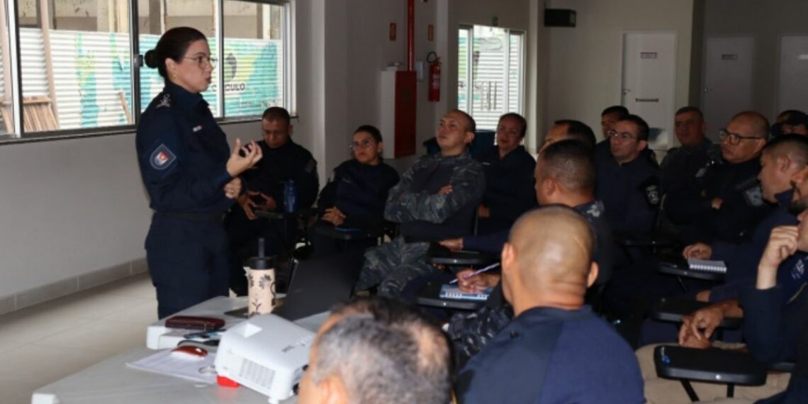 Representante da Guarda de Vitória atua como instrutora em curso nacional de polícia comunitária no Pará, promovendo formação e boas práticas na segurança pública.