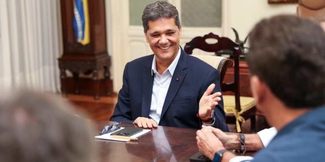 Governador Ricardo Ferraço realiza primeira reunião com secretários e define prioridades da gestão, com foco em eficiência, equilíbrio fiscal e investimentos no ES.