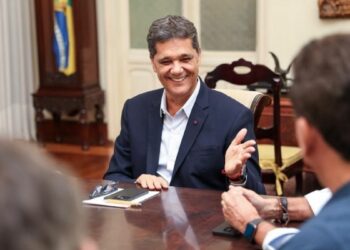 Governador Ricardo Ferraço realiza primeira reunião com secretários e define prioridades da gestão, com foco em eficiência, equilíbrio fiscal e investimentos no ES.