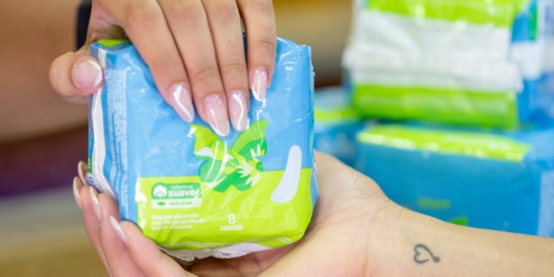 O Programa Dignidade Menstrual já beneficiou mais de 3 milhões de pessoas no Brasil com a distribuição gratuita de absorventes, promovendo saúde, educação e igualdade de gênero.