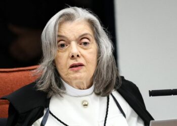 STF tem dois votos para condenar Eduardo Bolsonaro por difamação contra Tabata Amaral; julgamento ocorre no plenário virtual e segue até 28 de abril.