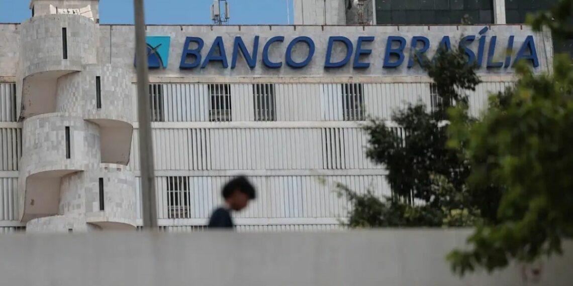 BRB anuncia criação de fundo de até R$ 15 bilhões para gerir e vender ativos do Banco Master, em estratégia para reforçar liquidez e reorganizar seu portfólio.