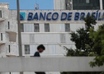 BRB anuncia criação de fundo de até R$ 15 bilhões para gerir e vender ativos do Banco Master, em estratégia para reforçar liquidez e reorganizar seu portfólio.