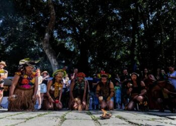 Feira indígena no Parque Lage celebra o Dia dos Povos Originários com programação cultural, oficinas e rituais gratuitos neste sábado (18), no Rio.