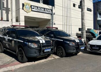 Polícia Civil prende suspeito de tentativa de latrocínio em Guarapari. Homem foi capturado em ônibus em Vila Velha após tentativa de fuga.