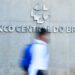 Dados do Banco Central mostram juros altos, aumento da inadimplência e crescimento do endividamento das famílias no Brasil.