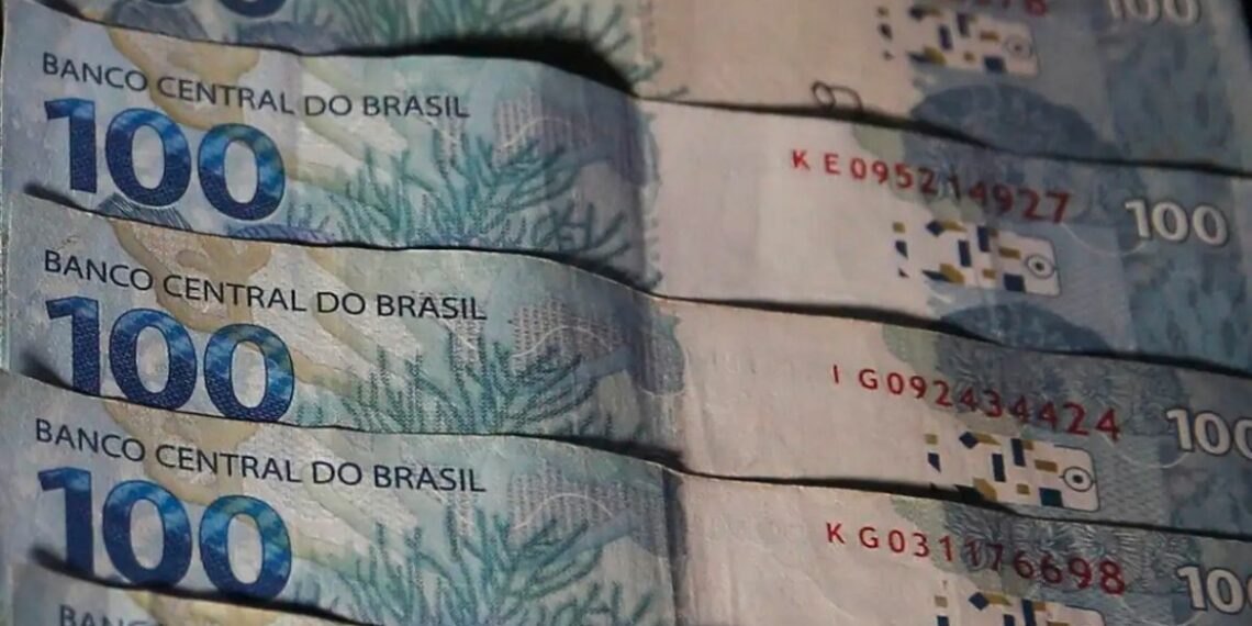 Ipea estima crescimento de 1,8% do PIB brasileiro em 2026, impulsionado pelo consumo das famílias e pelo crédito, apesar das incertezas externas e do aumento do preço do petróleo.