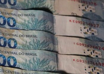 Ipea estima crescimento de 1,8% do PIB brasileiro em 2026, impulsionado pelo consumo das famílias e pelo crédito, apesar das incertezas externas e do aumento do preço do petróleo.