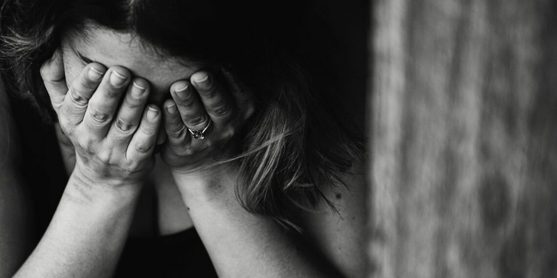 Projeto de lei apresentado na Assembleia Legislativa prevê prioridade no atendimento do setor público estadual para mulheres em situação de violência doméstica, fortalecendo a proteção garantida pela Lei Maria da Penha.