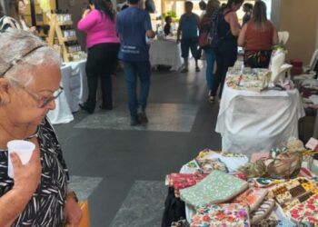 Feira de Mulheres Empreendedoras acontece em Vitória com produtos artesanais, incentivo à renda e fortalecimento do empreendedorismo feminino.
