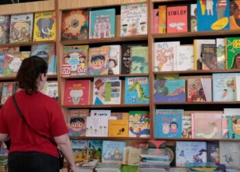 Plano Nacional do Livro e Leitura 2026-2036 começa a valer e estabelece metas para ampliar bibliotecas e incentivar a leitura no Brasil.