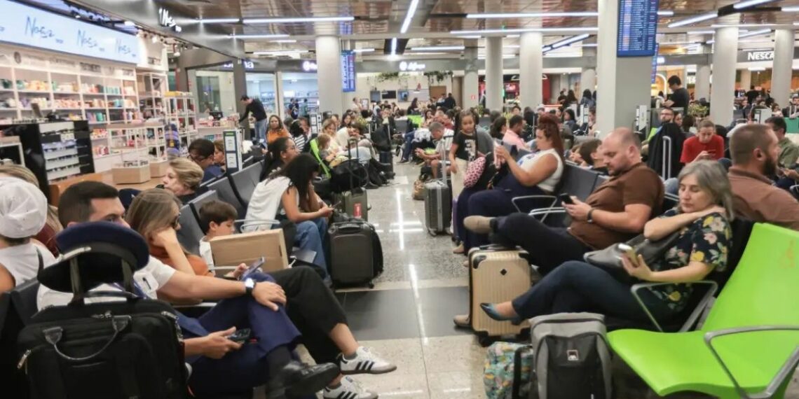 Pane técnica no Aeroporto de Congonhas suspende pousos e decolagens e afeta operações em Guarulhos e Campo de Marte. FAB investiga causas do incidente.