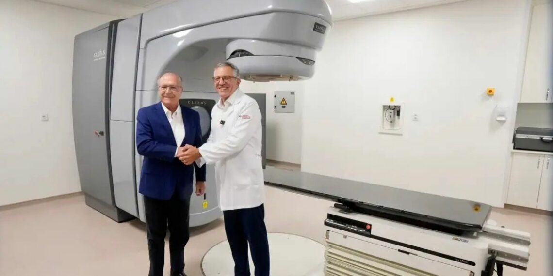 Governo federal entrega aceleradores lineares para tratamento do câncer em cinco estados e amplia acesso à radioterapia no SUS.