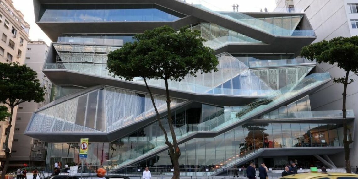 O Museu da Imagem e do Som do Rio de Janeiro iniciou suas atividades culturais com a exposição “Arquitetura em Cena”, que revela a história da nova sede em Copacabana e fotos antigas da cidade.