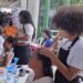 Mutirão PopRuaJud em Vitória oferece serviços à população em situação de rua com apoio da SEDH e participação de jovens dos CRJs.