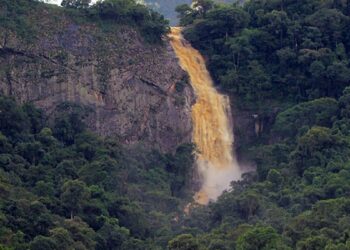 Projeto de Lei 79/2026 propõe reconhecer a Cachoeira da Prata, em Castelo, como patrimônio natural do Espírito Santo, reforçando sua preservação e potencial turístico.