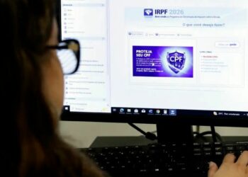 Receita Federal informa que mais de 11 milhões de declarações do Imposto de Renda 2026 já foram entregues, com predominância do modelo pré-preenchido e redução das retenções na malha fina.