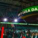Em evento na Espanha, Lula critica desigualdade, neoliberalismo e extrema-direita, e defende democracia com justiça social e cooperação internacional.