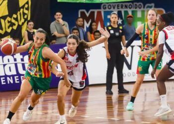 Sampaio Basquete vence o Sesi Araraquara por 76 a 49, segue invicto e lidera a Liga de Basquete Feminino 2026. Destaque para Jenifer Muñoz, eleita a melhor jogadora da partida.