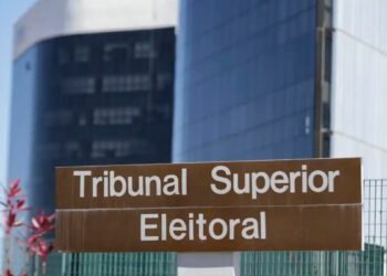 TSE publica acórdão que torna Cláudio Castro inelegível até 2030. STF deve decidir se eleição para governador interino do RJ será direta ou indireta.