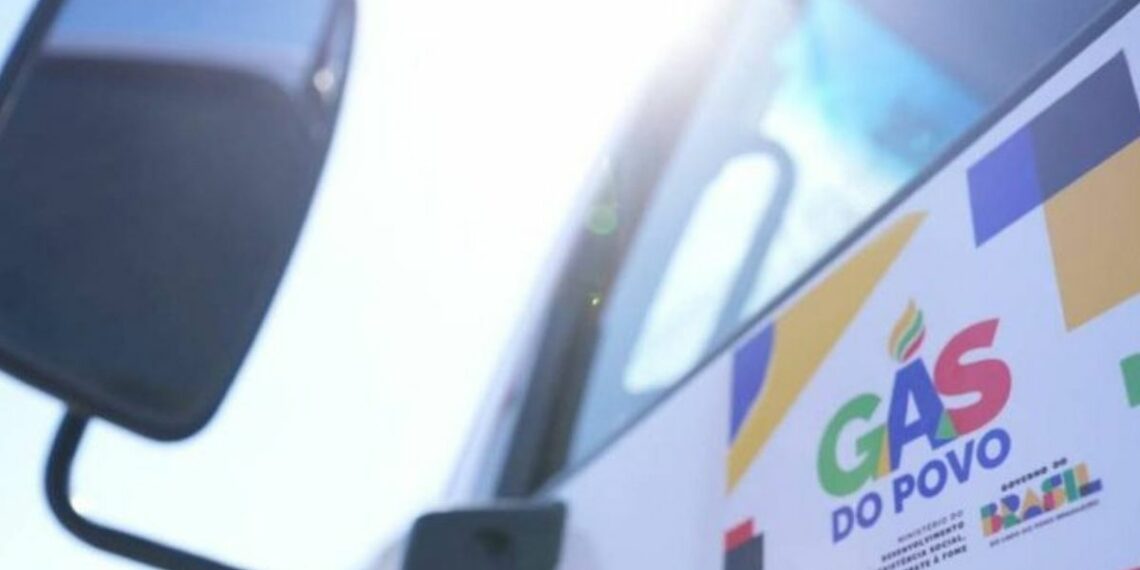 Governo Federal investe mais de R$ 1,5 bilhão no ciclo atual e disponibiliza vale-recarga para 206 mil novos lares em todo o país.