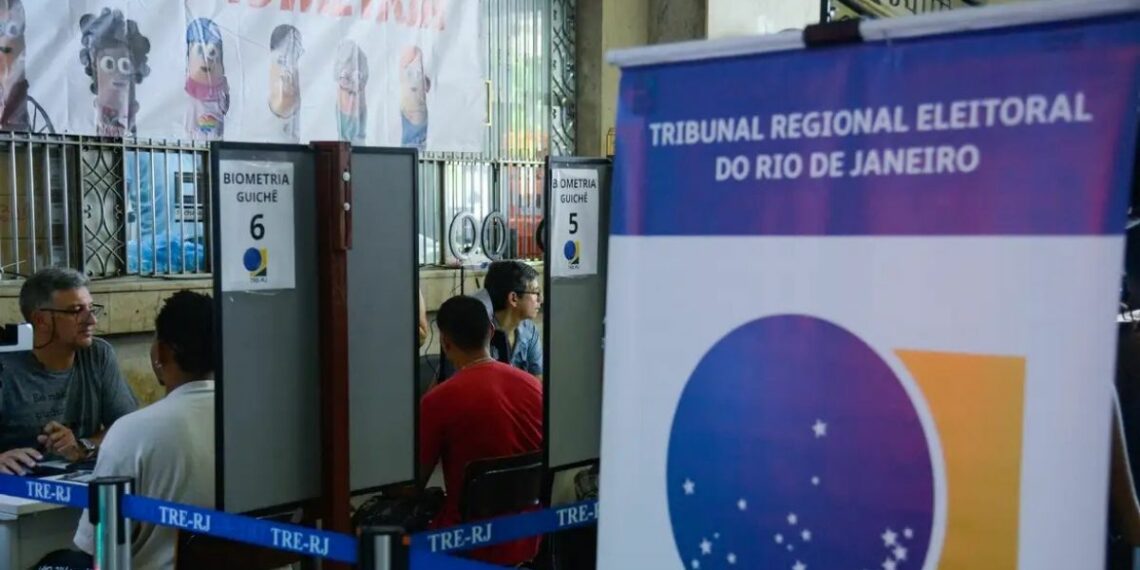 TRE-RJ inicia plantões aos sábados para atendimento eleitoral até 6 de maio. Saiba horários, serviços disponíveis e como regularizar o título no Rio.