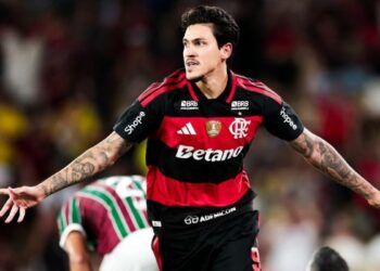 O Flamengo derrotou o Fluminense por 2 a 1 e assumiu a vice-liderança do Brasileirão. Corinthians e Palmeiras empataram sem gols, enquanto Cruzeiro, Athletico-PR e Bahia conquistaram importantes vitórias na 11ª rodada.