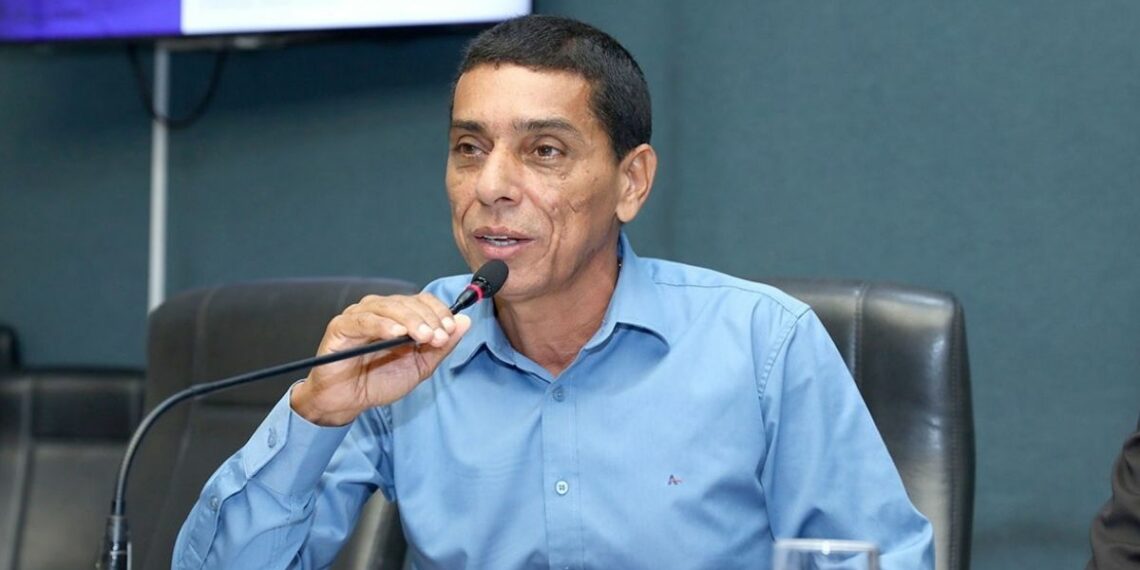 Projeto de Lei 177/2026 propõe política de orientação em primeiros socorros para gestantes, pais e cuidadores, visando reduzir acidentes domésticos com crianças.