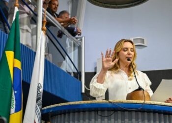 Pela primeira vez, Vitória será comandada por uma mulher. Cristhine Samorini assume a Prefeitura até 2028 e promete fortalecer políticas públicas, inovação e qualidade de vida na capital capixaba.