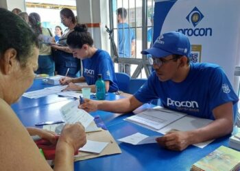 Moradores de Eldorado, na Serra (ES), recebem neste sábado (18) serviços gratuitos do Procon Itinerante, incluindo negociação de dívidas, emissão de RG, vacinação e orientações jurídicas.