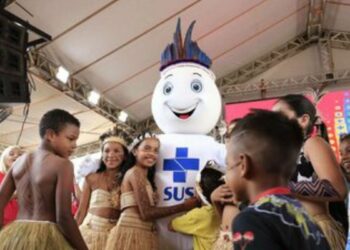 O Ministério da Saúde lançou o Mês de Vacinação dos Povos Indígenas 2026, com expectativa de aplicar mais de 89 mil doses em 34 distritos sanitários especiais indígenas.