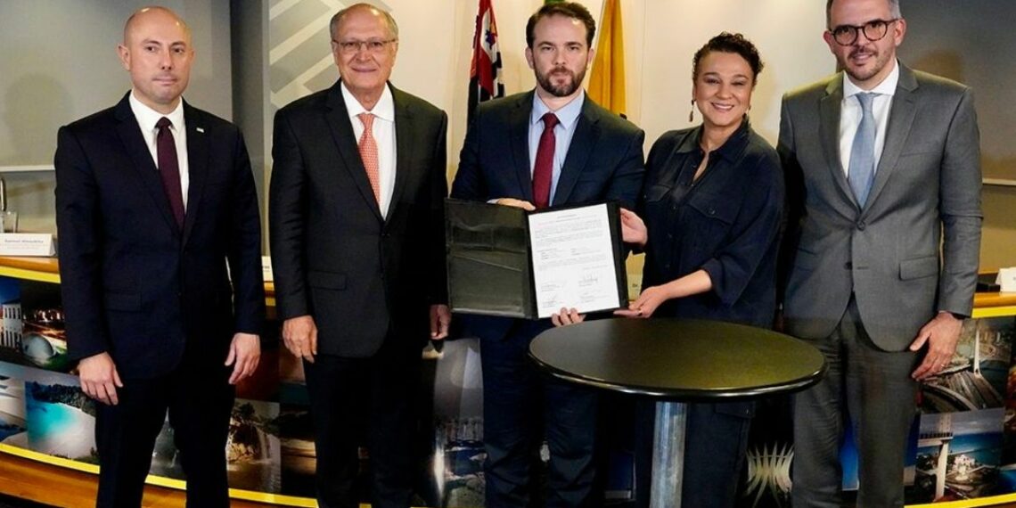 Banco do Brasil assina financiamento de R$ 2,5 bilhões para o Estado de São Paulo participar da PPP do túnel imerso Santos-Guarujá, o primeiro da América Latina.